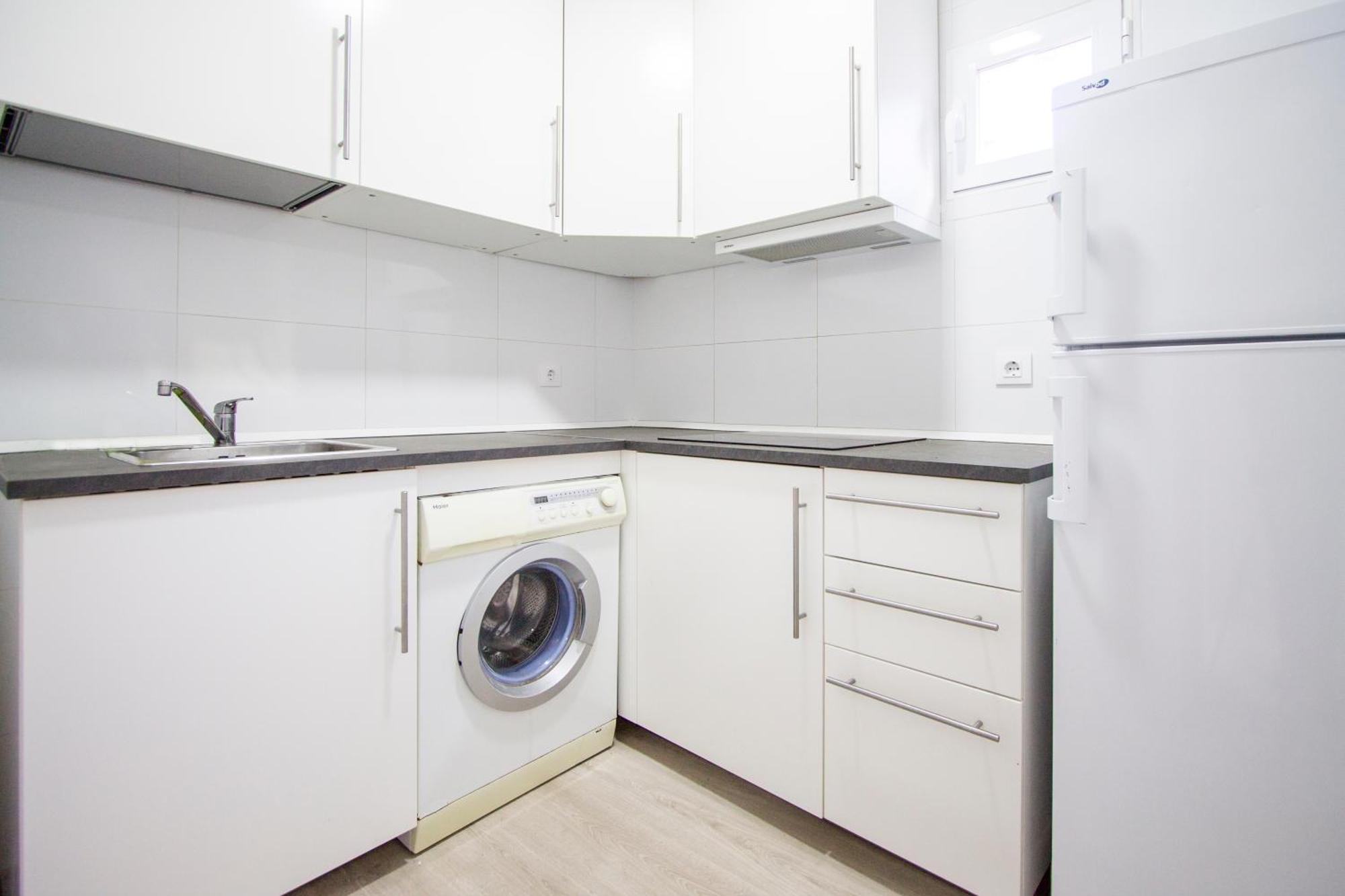Apartamentos Tetuan Sandino Madrid Exterior photo