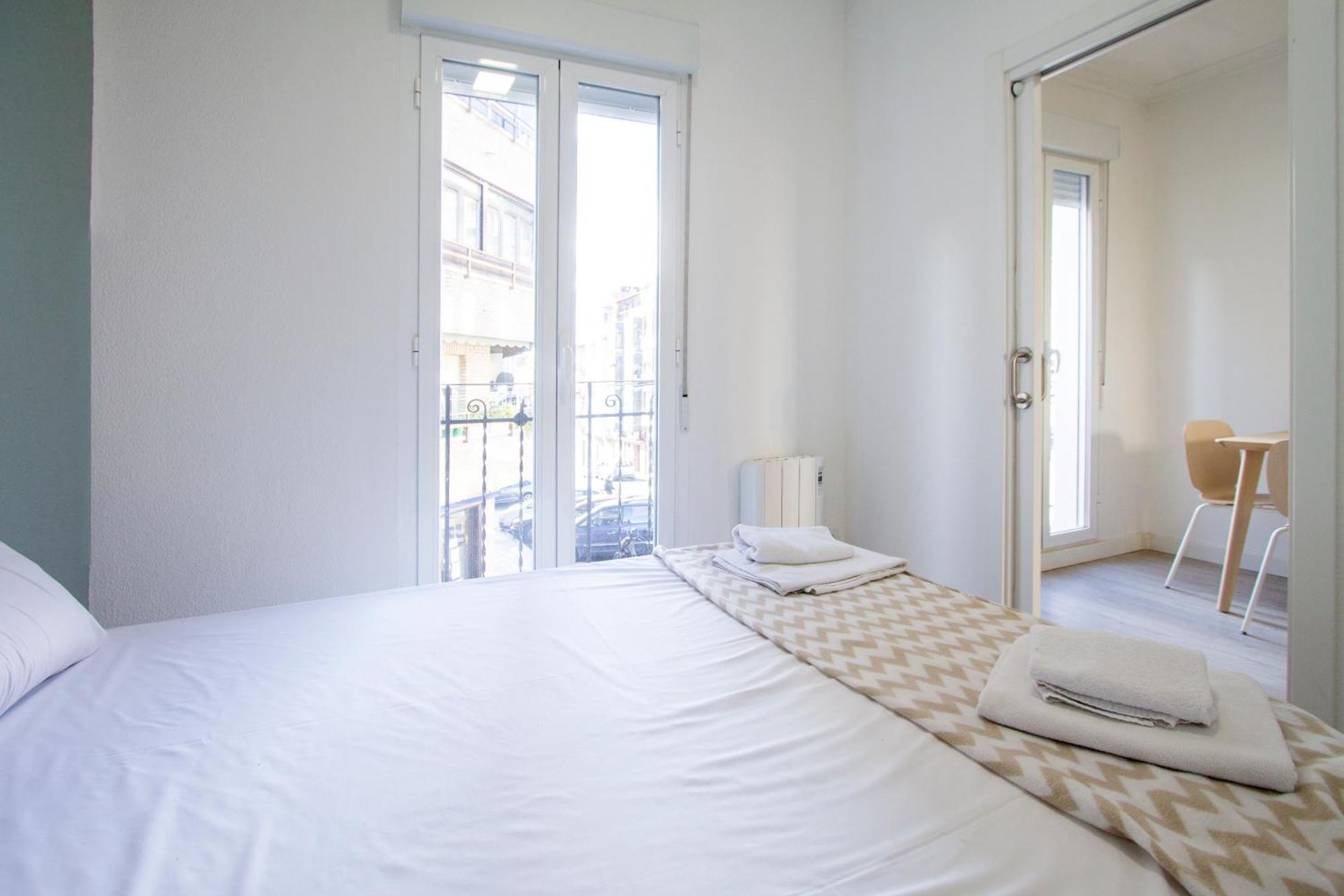 Apartamentos Tetuan Sandino Madrid Exterior photo