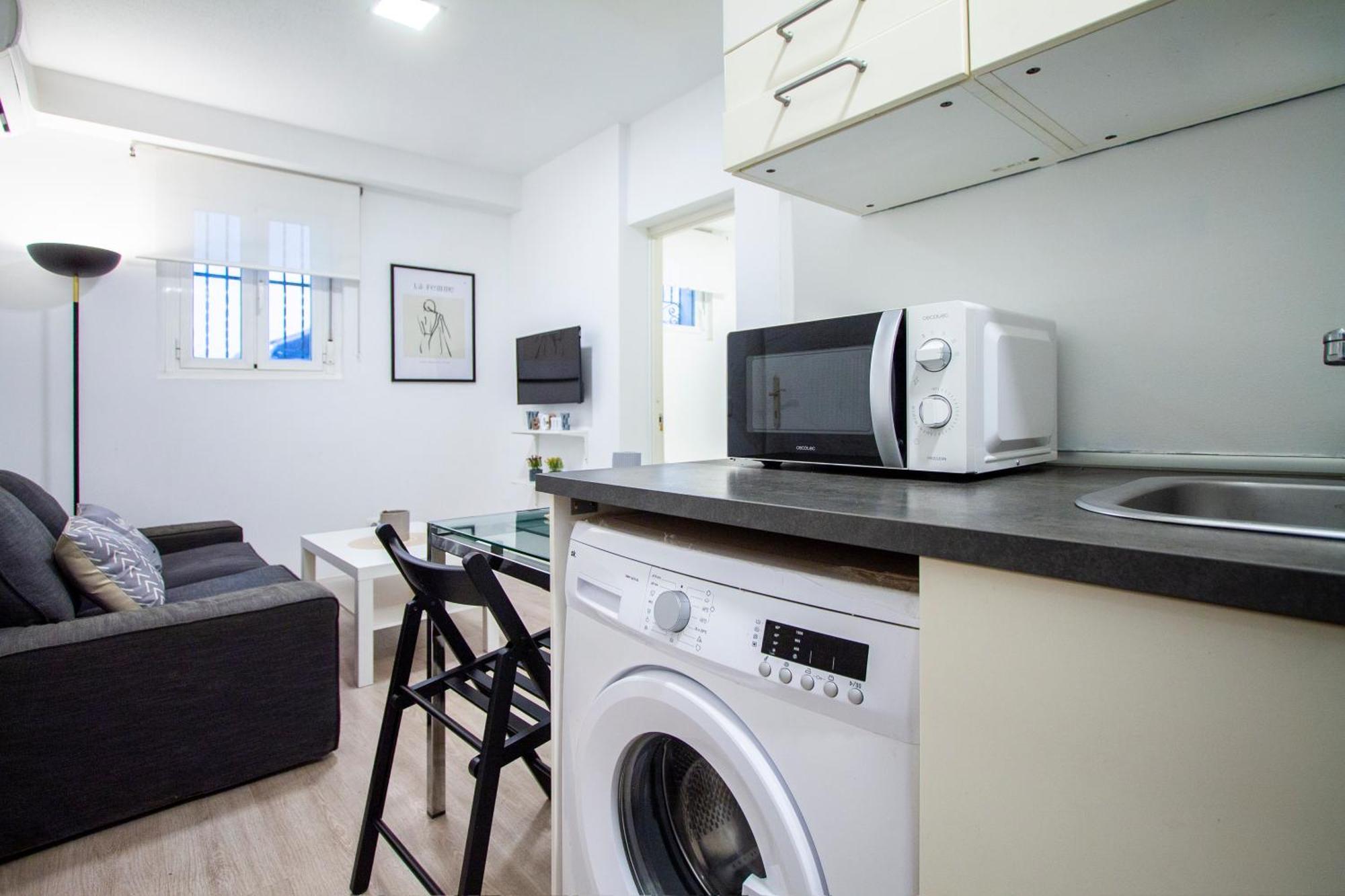 Apartamentos Tetuan Sandino Madrid Exterior photo