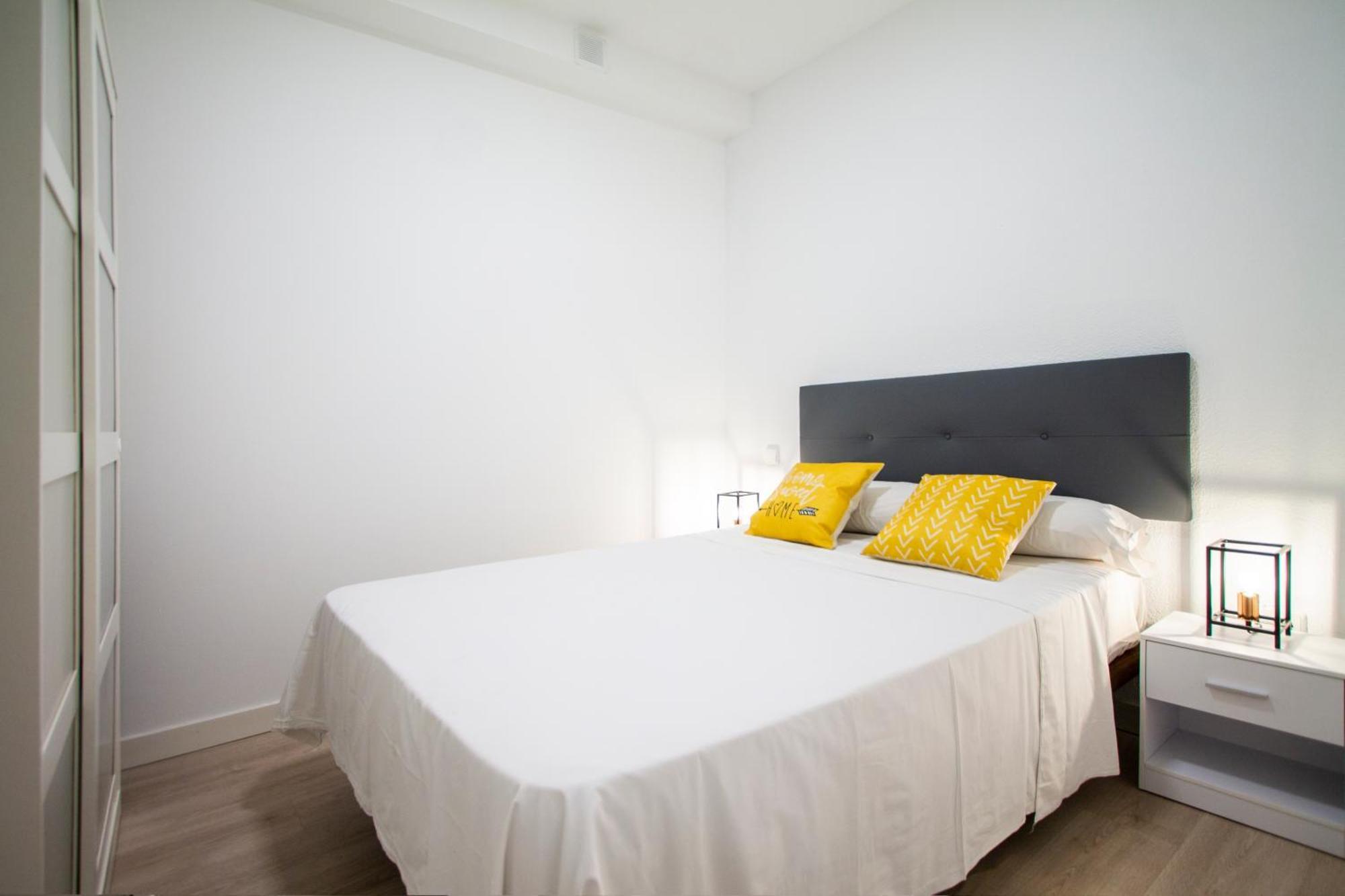 Apartamentos Tetuan Sandino Madrid Exterior photo