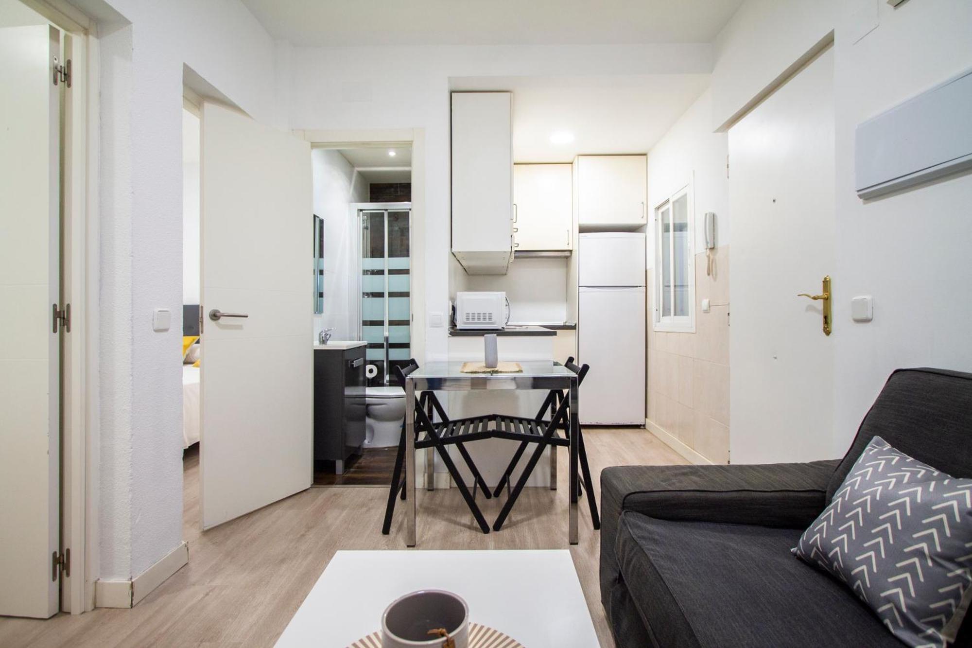 Apartamentos Tetuan Sandino Madrid Exterior photo
