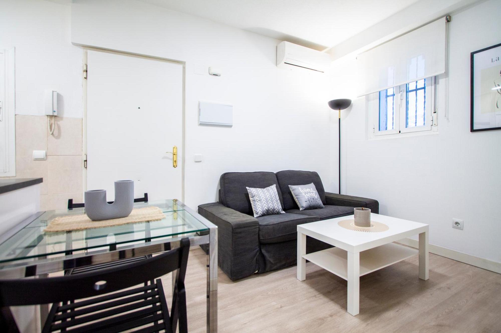 Apartamentos Tetuan Sandino Madrid Exterior photo