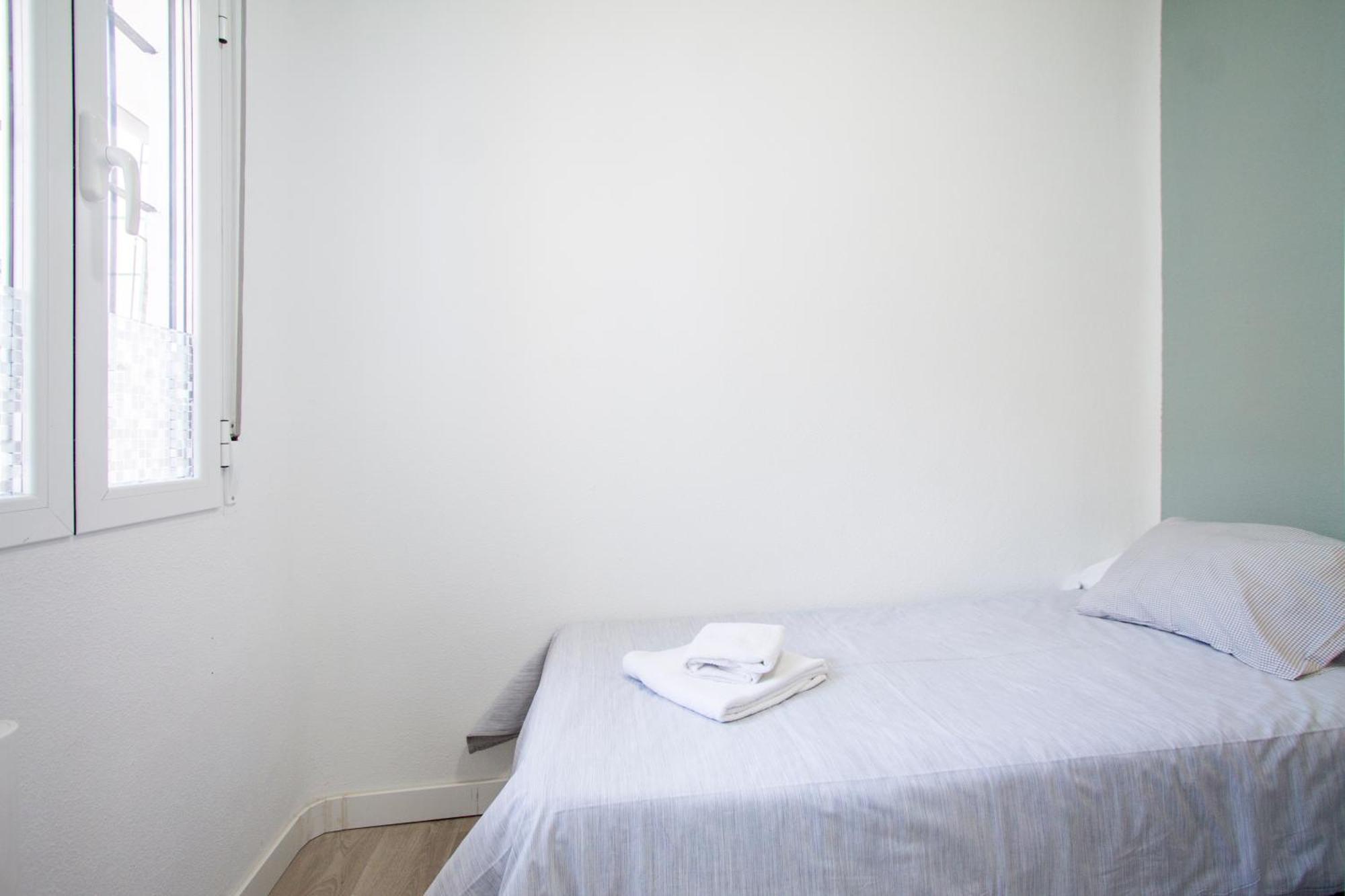 Apartamentos Tetuan Sandino Madrid Exterior photo