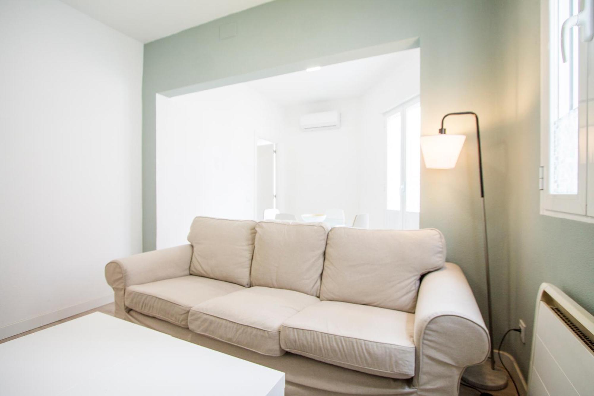 Apartamentos Tetuan Sandino Madrid Exterior photo