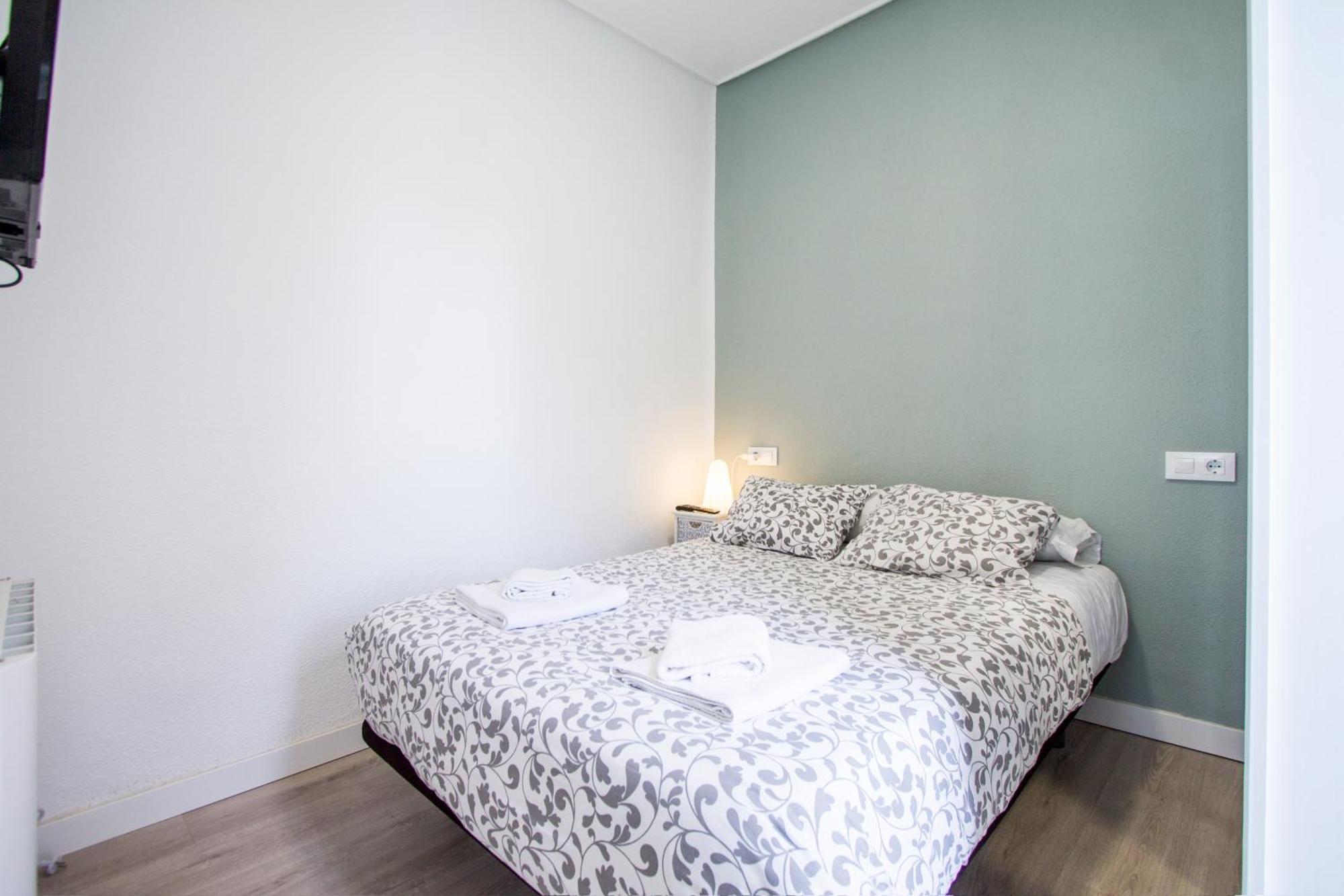 Apartamentos Tetuan Sandino Madrid Exterior photo